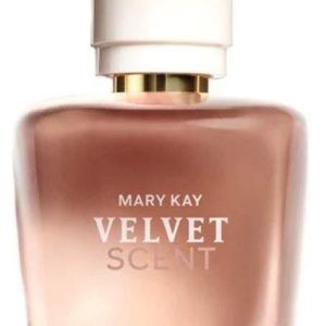 New, Mary Kay Special Edition Velvet Scent